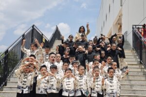 昆明经开区第十届学生艺术节开幕，我校小学部群舞《千字文》亮相