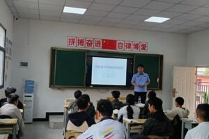 法治护航青春路 共筑校园平安墙 —— 阿拉派出所携手青龙文武学校开展青少年普法教育活动