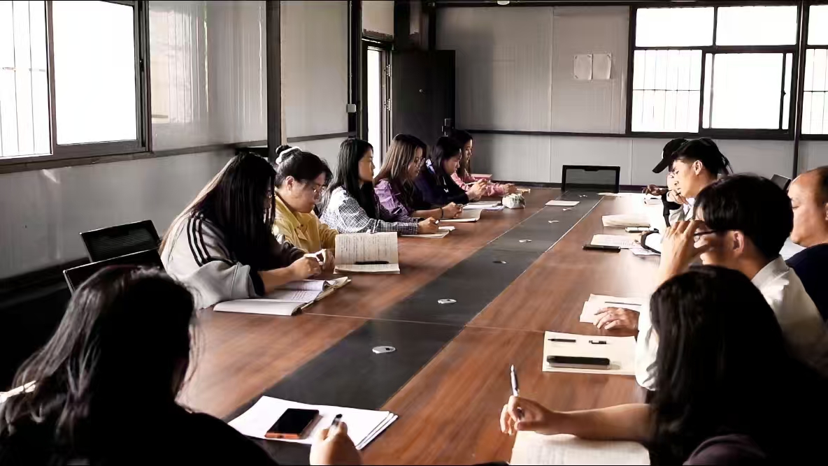 凝心聚力谋教学 精耕细作促发展——青龙文武学校召开四月第一次