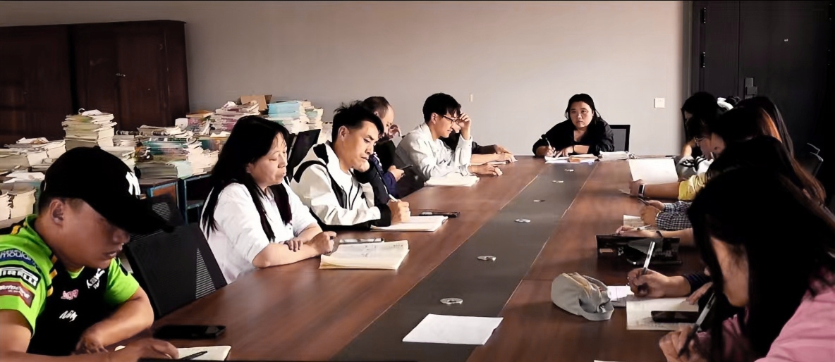 凝心聚力谋教学 精耕细作促发展——青龙文武学校召开四月第一次