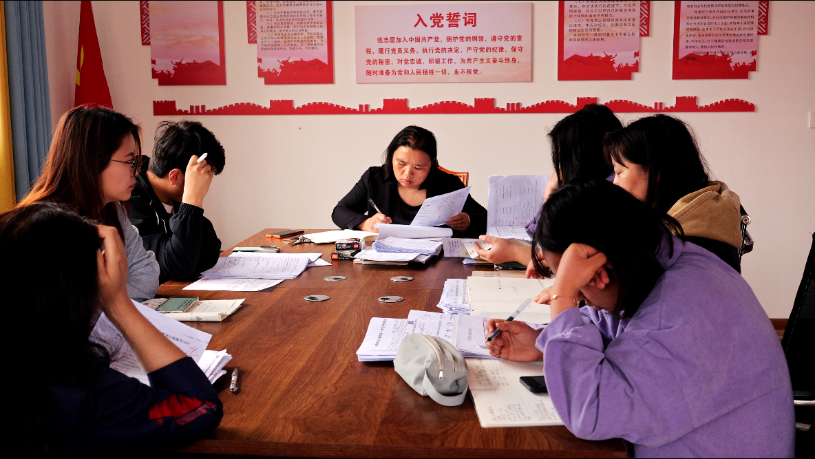 分析研判明得失 靶向教学再出发——青龙文武学校小学部召开月考分析会